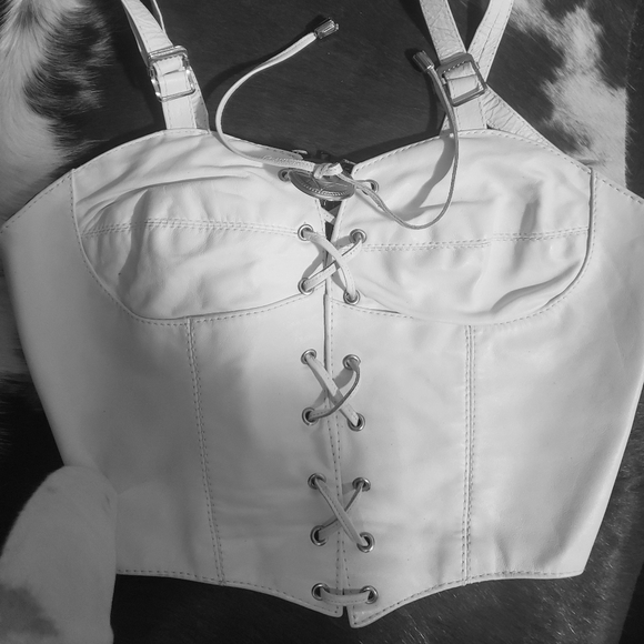 White leather top - Picture 1 of 3